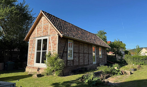 Free of commission - Unique four-sided farm on the Weser