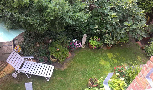 High-quality PENTHOUSE with 40 sqm south-facing roof terrace, fitted kitchen and bar, parquet flooring