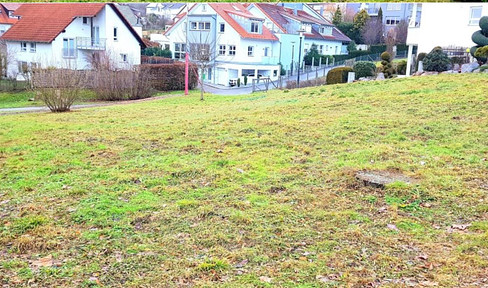 Seltene Gelegenheit: provisionsfreies, sofort bebaubares, großzügiges Grundstück