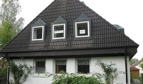 Großes Wohnhaus ehemals Pfarrhaus