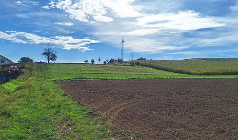 Building plot in a quiet location and very close to the fields