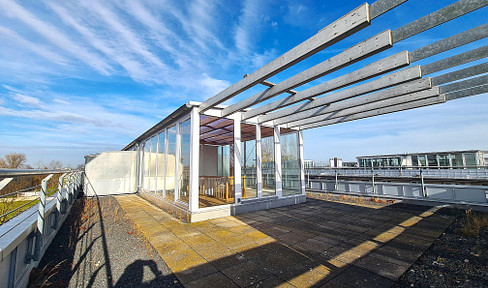 Bright 4-room apartment with conservatory & roof terrace in Kriegshaber