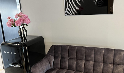 Praxisraum Asthetik/ Permanent make up Kosmetik etc heller Behandlungsraum sofort beziehbar