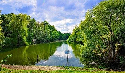 Helle bezugsfreie 2-Zimmer-Wohnung mit Westbalkon in Top-Lage: Ideal für Selbstnutzer oder Anleger