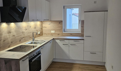 First occupancy: Modern 2-room apartment with balcony and EBK centrally located in Gangkofen