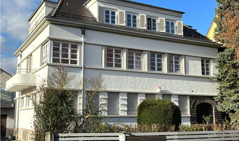 Living with character! Bright 4-room apartment in a central location for rent privately!