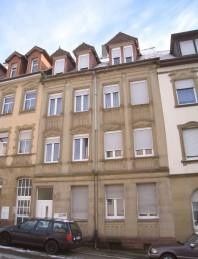 Gepflegte DG-Wohnung (3 ZKB) + Dachspeicher als Lagerraum