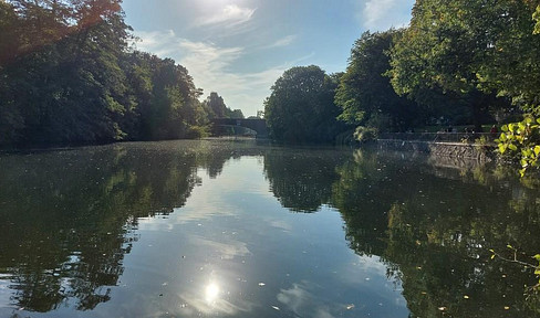 Saniert – Wohnen am Wasser: Idylle trifft Großstadt