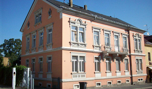 Spacious 3-room apartment in an old building in Kamenz