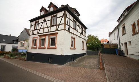 Detached family home with potential in Otterberg **6 rooms, 121 sqm living space**