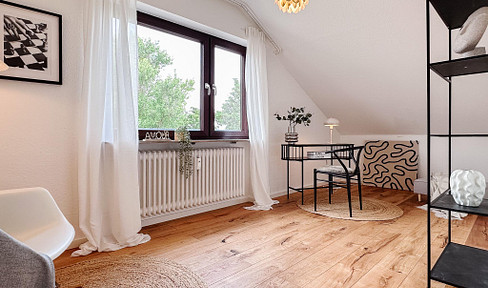 Available immediately: newly renovated 3 rooms with balcony and parking space