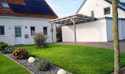 Stilvoll saniert & sofort bezugsfrei – Doppelhaushälfte mit großem Garten in ruhiger Lage