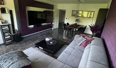 Renovated and spacious 3-room apartment on the 1st floor in Erlangen am Kanal PROVISIONSFREE