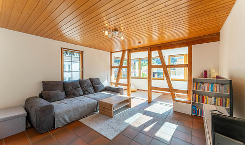 Apartment building with outbuilding - Solid investment with development prospects