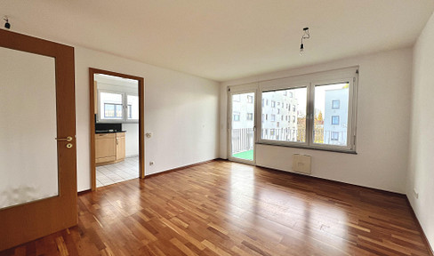 Modern living: 3-room apartment with balcony for sale in Cosimastrasse