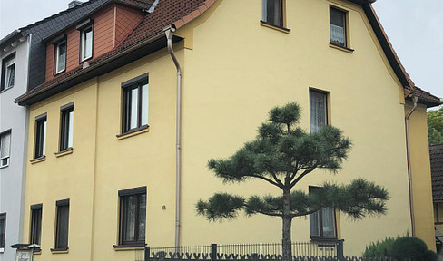 Wohnen & Vermieten: charmantes Mehrfamilienhaus an historischer Stadtmauer - inkl. 3 Garagen