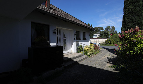 Ruhiges Einfamilienhaus mit Vollkeller, Kamin und idyllischem, großem Garten - provisionsfrei