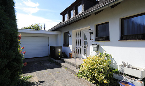 Ruhiges Einfamilienhaus mit Vollkeller, Kamin und idyllischem, großem Garten - provisionsfrei