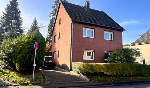 Detached house with beautiful plot and possibility for further development