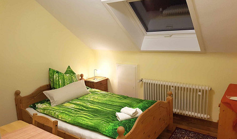 Room for rent in a shared apartment (3 people) in Sindelfingen (zip code 71065).