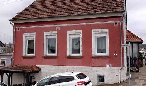 Freistehendes Einfamilienhaus mit ELW in Friedrichsthal