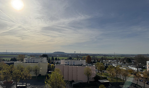 Helle und modernisierte 2-Zimmer-Wohnung mit Weitblick