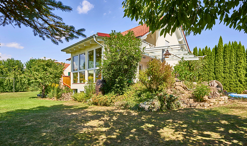 ATTRACTIVE PROPERTY WITH RESIDENTIAL AND COMMERCIAL UNITS IN LAUINGEN