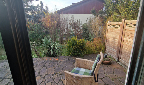 House in the countryside with subway, S-Bahn, streetcar, pool and sauna in an exclusive private street