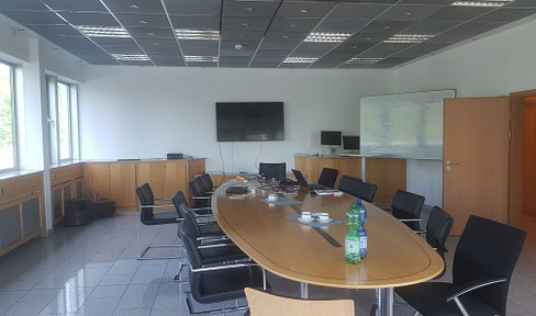 Konferenz- oder Schulungsraum. Auch als Tanzraum oder Yoga gut geeignet ca. 84 m2