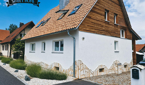 Liebevoll saniertes Einfamilienhaus in 95679 Waldershof