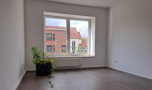 Traumwohnung: Lichtdurchflutete 3-Zimmer-Wohnung mit Balkon & Blick ins Grüne