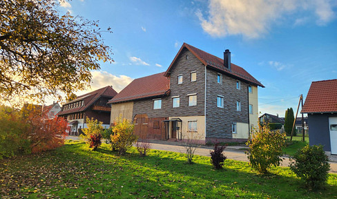 Historisches Bauernhaus mit großen Ausbaureserven und Scheune, provisionsfrei zu verkaufen.