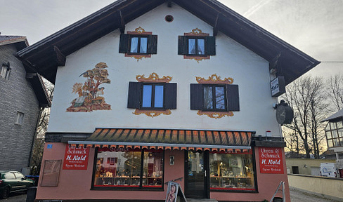 Peißenberg - Attic apartment with balcony and garden