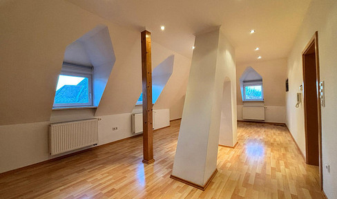 Helle freundliche Dachgeschosswohnung in bester Lage in Speyer