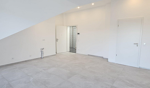 ** Live like on vacation! Elegant top floor with guaranteed sunlight**