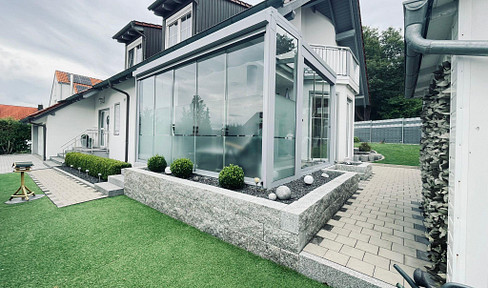 Well-maintained detached house with double garage and cold conservatory in Ulm-Donaustetten