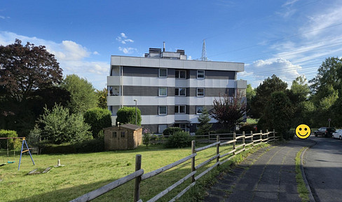 Well-kept 2-room first floor apartment with loggia in a quiet, green location