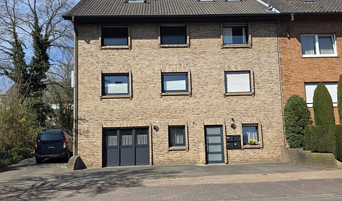 Modern 4.5-room apartment with garage & parking space in Haltern am See