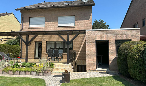 High-quality detached house with granny apartment