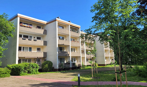 Bright 4-room apartment with balcony - perfect for young families - on the 2nd floor from private owner