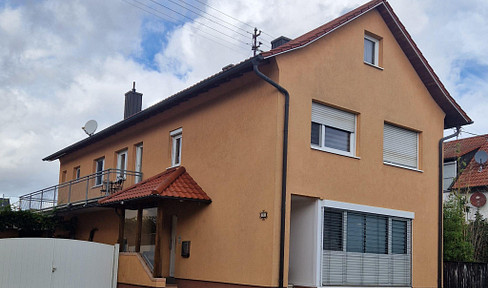 Renoviertes, bezugsfertiges und flexibles 1/2 - FH mit großem Grundstück