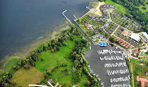 House by the lake from private owner