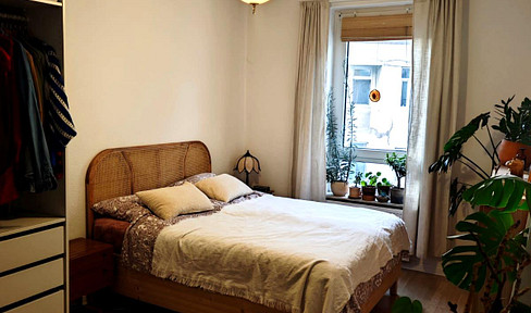 Zentrumsnahe großzügige 3-Zimmer Altbauwohnung  mit Balkon