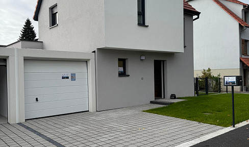 Affordable 4-room semi-detached house with luxurious interior in Weissenburg