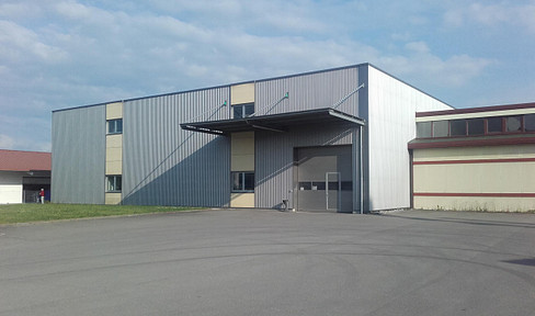 Modern warehouse, built in 2004, 2000m², 2-storey with elevator, roller shutter door and airlock for loading/unloading