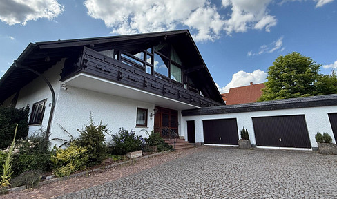 Exceptional 10-room country villa in Neuhof/Fulda!