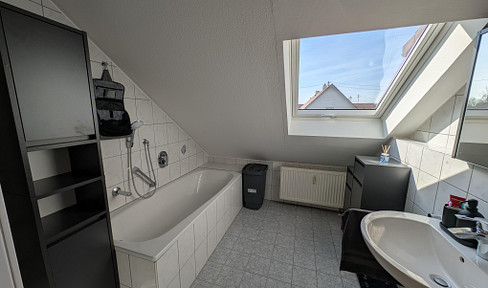 BJ 1997 - traumhafte & helle DG-Wohnung, Balkon, Garage