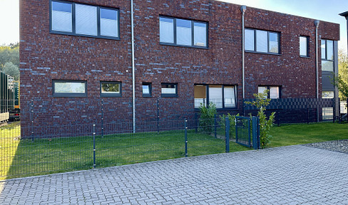 Prestigious new-build office with hall in a prime location near Lüneburg (Artlenburger Landstraße)