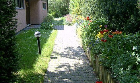 Detached bungalow with 2 apartments