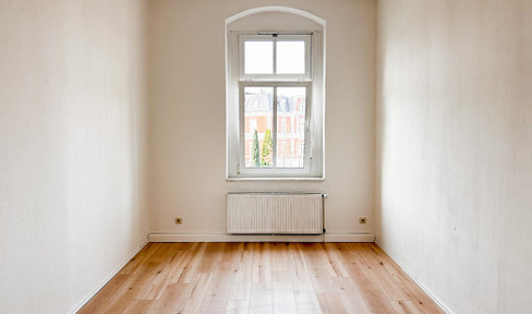 Großzügige 3 Zimmer Altbau Wohnung
